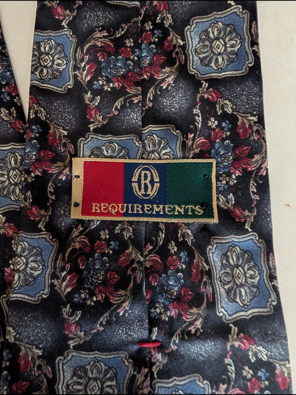 Requirements Italian Silk Tie 60 In – Ornate Medallion Pattern, Vintage Menswear